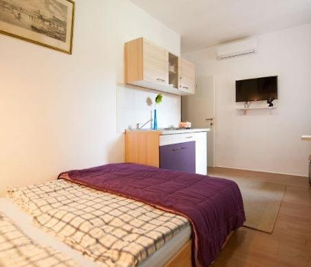 Centar 2 Private Room With Ensuite And Kitchenette Split Extérieur photo